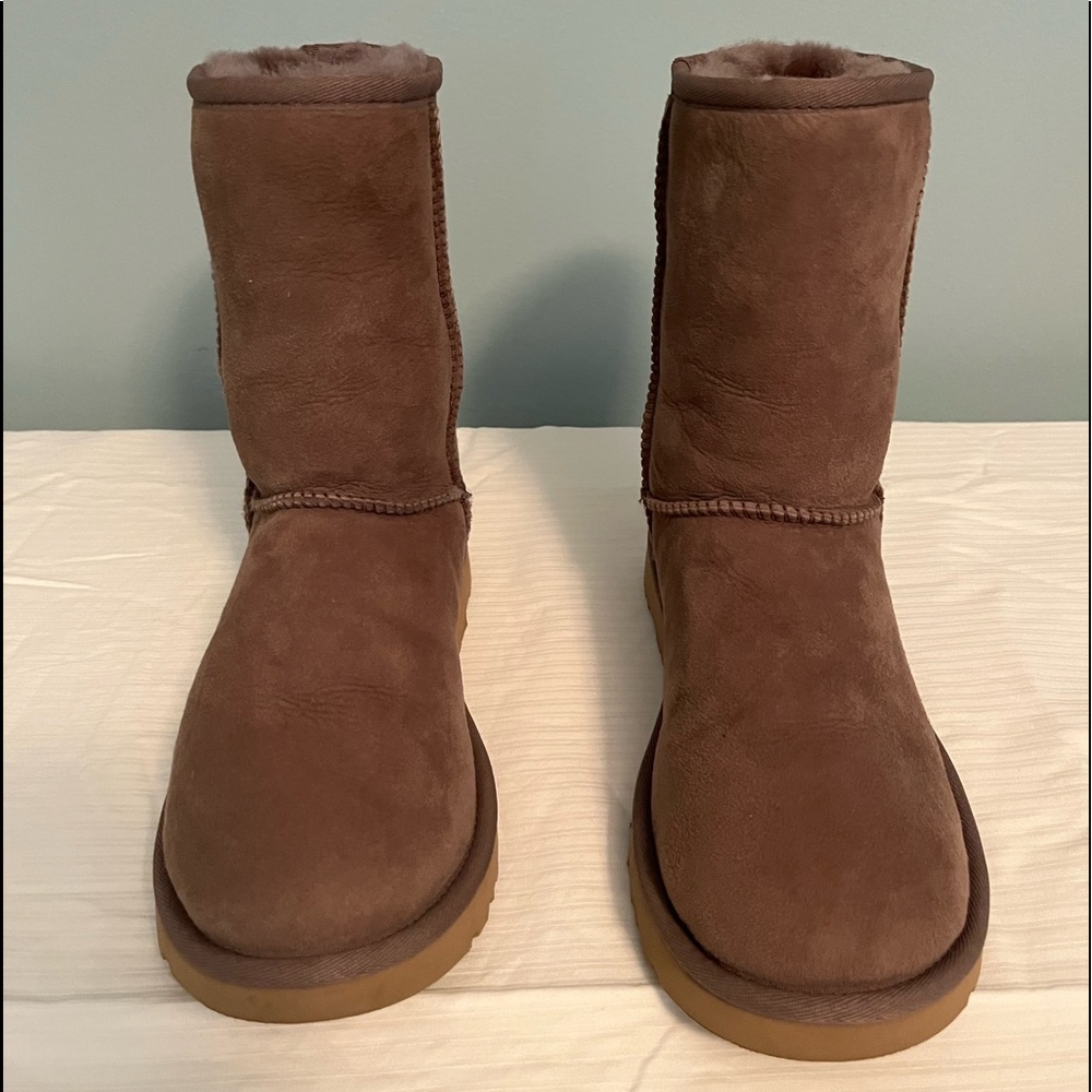 UGG Women’s Classic Short II